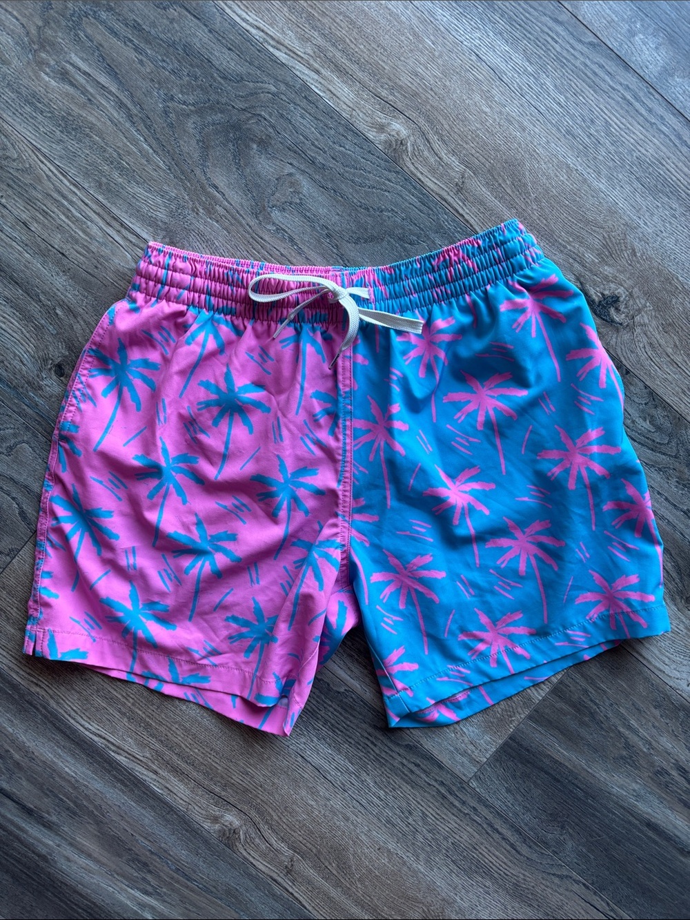 chubbies Pink & Blue Palm-Print Athletic Shorts